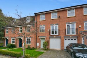 High Main Drive, Bestwood Village